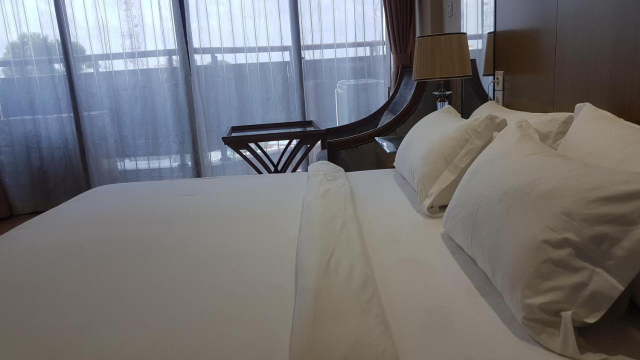 Edmond Hotel Браззавиль Экстерьер фото